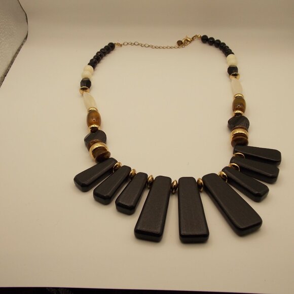 Tribal Beaded Necklace - Picture 3 of 10